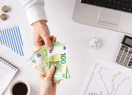 Acconti ai dipendenti: cosa sono e come riconoscerli?