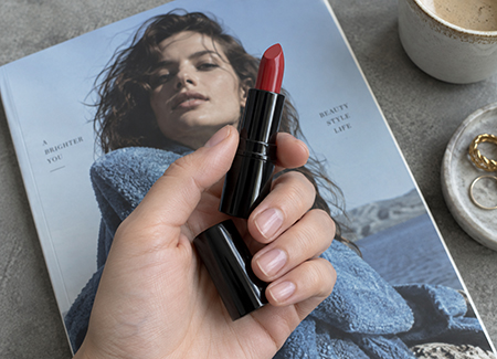 Editoria e gadget: il caso della rivista con rossetto
